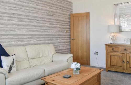 Thornton-Cleveleys House | Family-Friendly Stay at Berwick Lodge with Kitchen Amenities