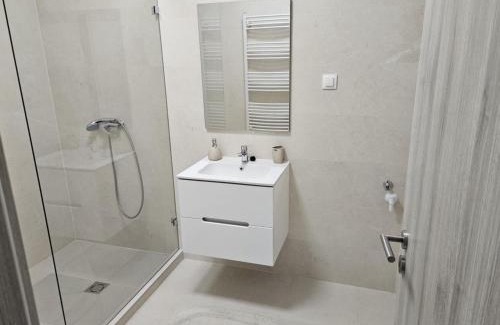 Kaposvar Apartment | Eco-Friendly Berzsenyi Apartmanház with Hot Tub & Perfect Score