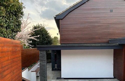 Roughton House | Bespoke modern upside down house