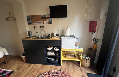 Seaford Apartment | Bespoke studio with patio, driveway parking, sea, South Downs on the doorstep,