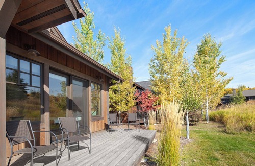Whitefish Apartment | Bespoke Whitefish Home | Lakeside Trails, Boating by Day & Fireplace Evening