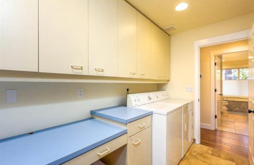 Sunriver House | Pet-Friendly Besson Getaway: Steps from Village Riverfront
