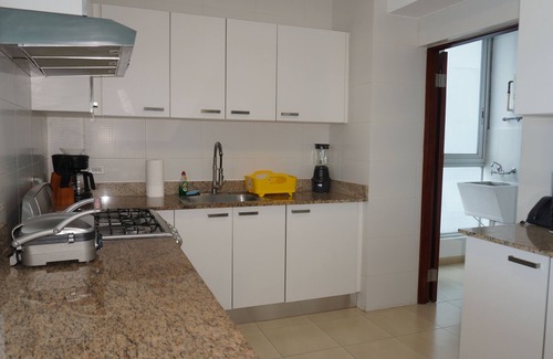Punta Paitilla Apartment | Oceanfront Apartment with Pool and Spa in Prime PTY Location