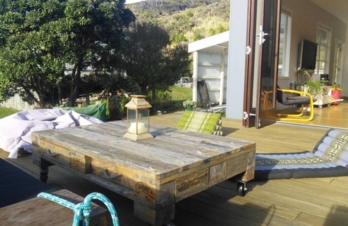 Te Akau House | Ideal Getaway at Best Bach by the Beach in Port Waikato