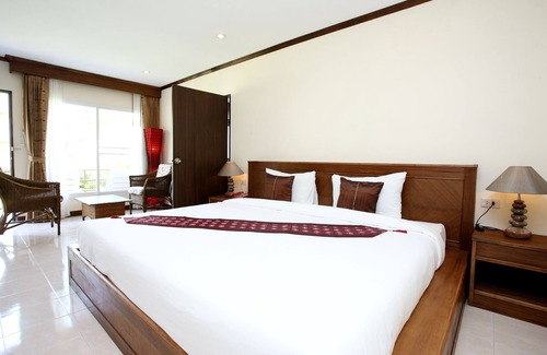 Cherngtalay Resort | Budget-Friendly Hotel Steps from Bang Tao Beach
