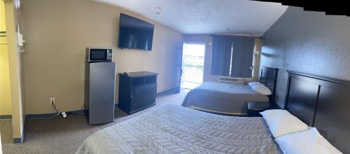 Bastrop Hotel | Budget-Friendly Inn with Pet Friendly and Family Amenities