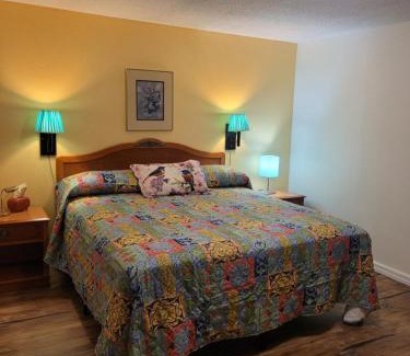 Carthage Hotel | Budget-Friendly Inn with Ocean View and Pet-Friendly Amenities