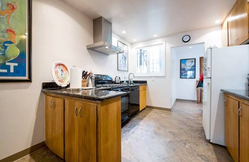 Dolores Heights Apartment | Prime Castro Location with Kitchen Amenities Await You