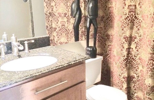 Camelback East Condo | Prime Central Location! Newly Remodeled 2 Bed Condo Awaits