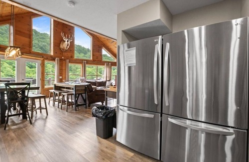 Lakeside Estates House | Guest Rated: 9.8 - Renovated Lakefront Home with Dock