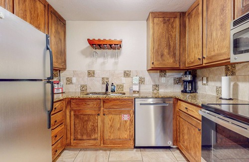North Park City Condo | Ideal Stay Near PC Mountain Resort with Hot Tub Amenities