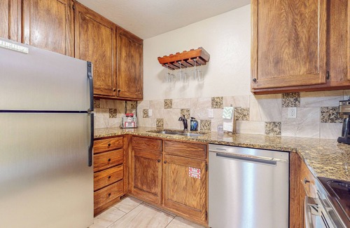 North Park City Condo | Ideal Stay Near PC Mountain Resort with Hot Tub Amenities