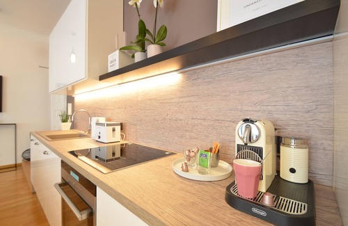 Dreimuhlen Apartment | Experience Asante Designer Apt in Central Munich - 9.8 Rated