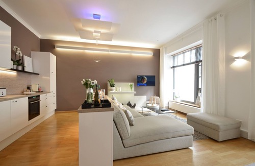 Dreimuhlen Apartment | Experience Asante Designer Apt in Central Munich - 9.8 Rated