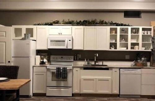 Madison Apartment | Premier Downtown Stay at Stablemaster’s Quarters - Rated 10/10!
