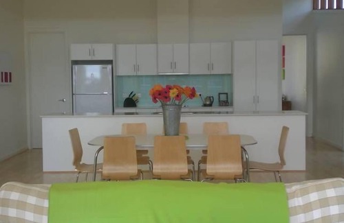 Normanville House | Inviting Family Villa on the Lagoon for Memorable Getaways