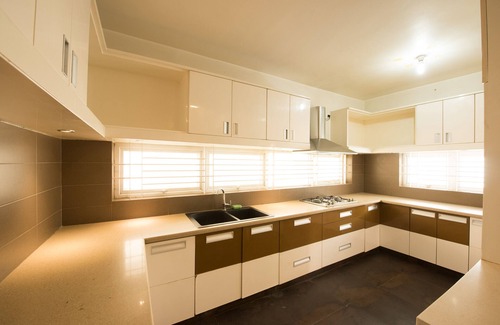 Yeshwanthpur House | Ideal Family Retreat in a High-End Bungalow