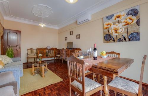 Alfarrobeira House | Ideal Retreat for Family & Friends with Ocean View Bliss