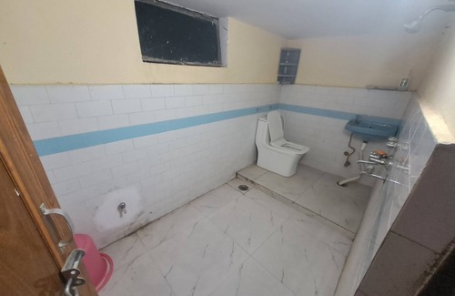 Allahabad Villa | Best Homestay with Spacious 9-bedroom Villa in welcoming Prayagraj with AC