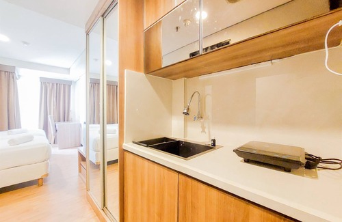 Panunggangan Utara Apartment | Cozy Studio at Great Western Resort with Pool & Breakfast