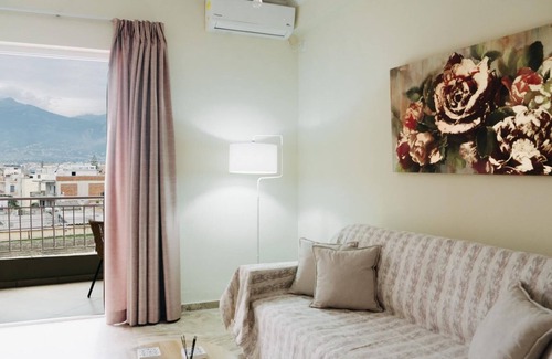 Patras Apartment | Pet-Friendly Retreat at Best House Saint John Patras