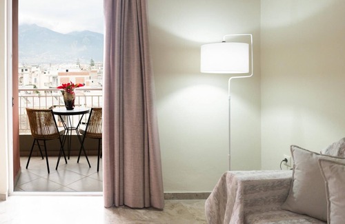 Patras Apartment | Pet-Friendly Retreat at Best House Saint John Patras