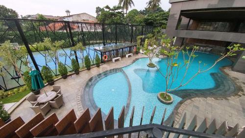 Pancoran Apartment | Discover L'Avenue Apartment in Pancoran - Family-Friendly Stay