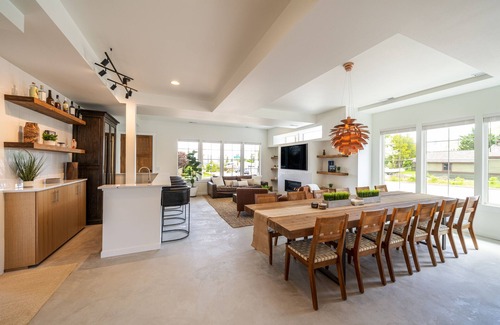 Wenatchee House | Unmatched Experience in Wenatchee with Spa & Ocean Views