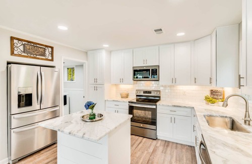 Gainesville House | Beautiful Lake Views with Outdoor Deck - Guest Rated 10/10