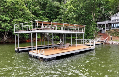 Gainesville House | Beautiful Lake Views with Outdoor Deck - Guest Rated 10/10