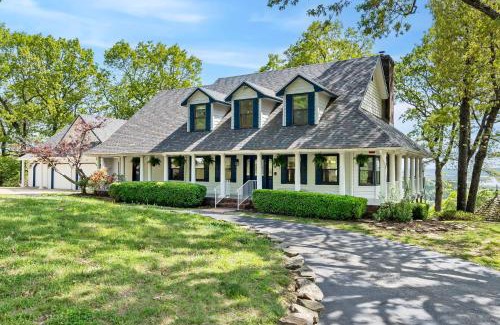 Table Rock House | Best Lake Tablerock Views, Private Outdoor Pool, Karaoke/Games-2 Kitchens! Secluded on a few acres!