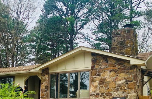 Fairfield Bay House | Unforgettable Lake Views with Pool, Tennis & Marina Access