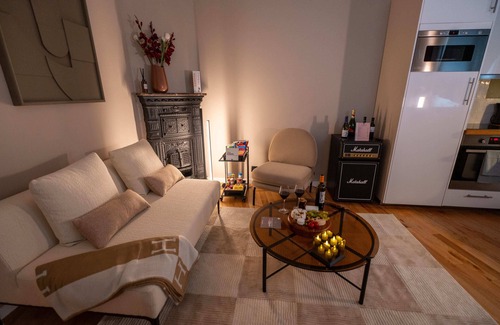 Enfants-Rouges Apartment | Experience the Best Life in Paris with Top Amenities
