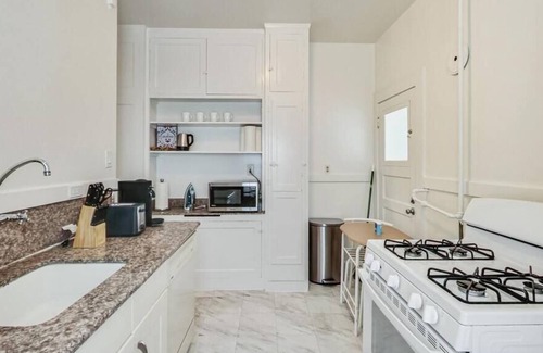 Berkeley Apartment | Prime Location 3BR Near UC Berkeley - Family Friendly Stay
