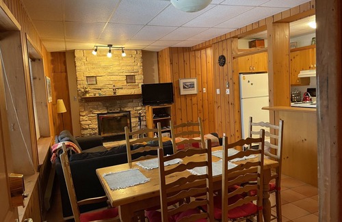 Domaine Nansen House | Ideal Location Steps from Beach & Ski, Pet-Friendly Stay