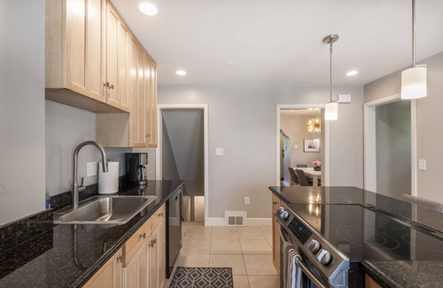 Downtown Salt Lake City House | Downtown Oasis: Designer Furnishings & Family-Friendly Amenities