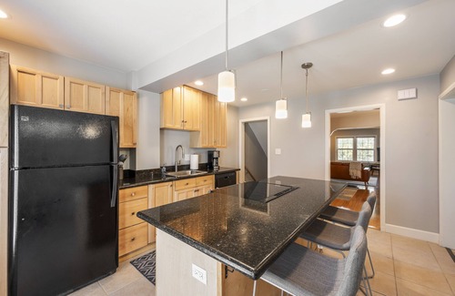 Downtown Salt Lake City House | Downtown Oasis: Designer Furnishings & Family-Friendly Amenities