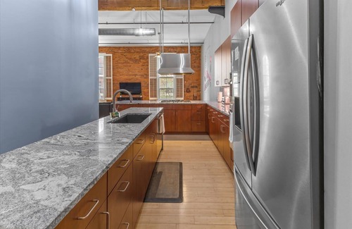 Wholesale District Apartment | Prime Location for Conventions, Sports & Nightlife Awaits
