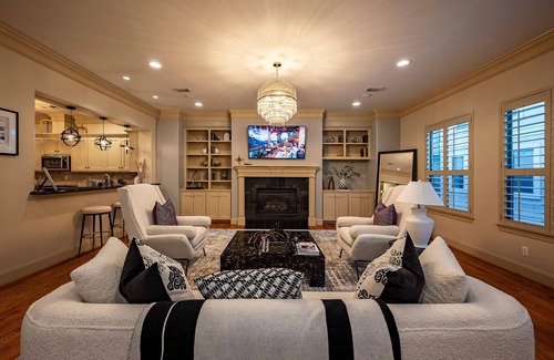 The Galleria House | Prime Houston Location - Family-Friendly Home with Spa