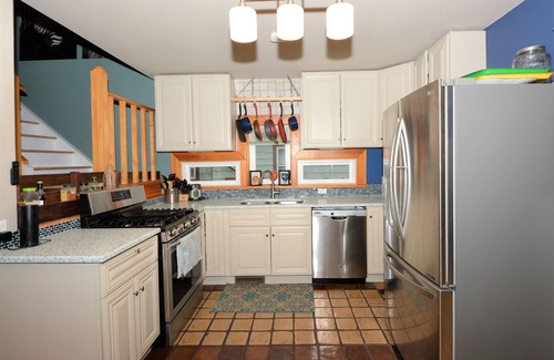 Lower East Side House | Prime Location in Milwaukee with Top Amenities for Everyone