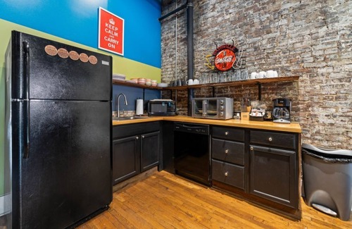 Downtown Nashville Apartment | Prime Nashville Location! Steps from Broadway & Top Amenities