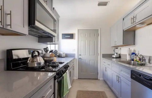 San Gabriel House | Prime Location in SGV with Pool, Spa & Breakfast Included