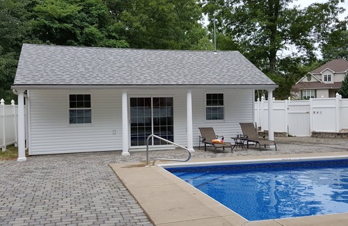 Henryville House | Prime Location in the Poconos for Skiing and Family Fun