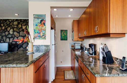 Lanikai House | Idyllic Viewhouse in Lanikai with Oceanfront Amenities