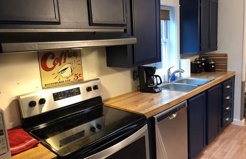 Cascade House | Prime Location Along the Missouri River with Family Amenities