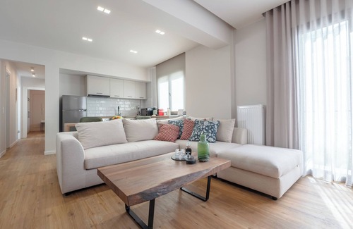 Athens City Centre Apartment | Prime Plaka Location with Acropolis View Terrace