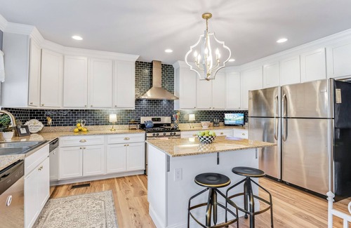 Osage Beach House | Prime Location with Water Toys & Pet-Friendly Amenities