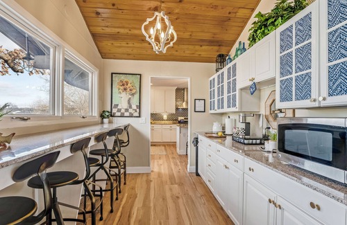 Osage Beach House | Prime Location with Water Toys & Pet-Friendly Amenities