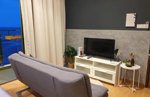Kuantan Apartment | Relax at Best Moments Studio with Oceanfront Views