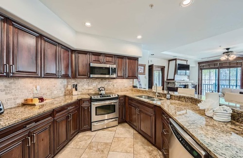 Breckenridge Condo | Best Mtn View-Ski In Ski Out & Gondola to Downtown